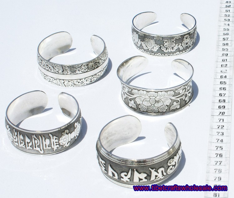 bracelets en métal