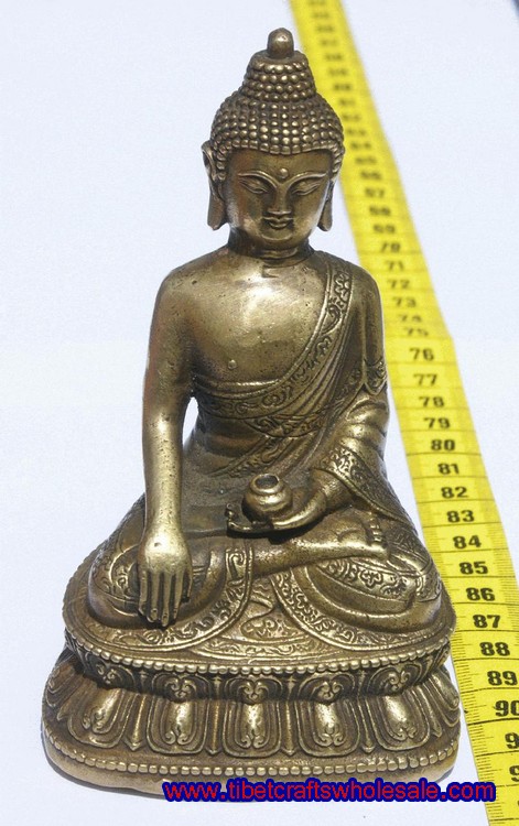 вялікая бронзавая статуя Буды